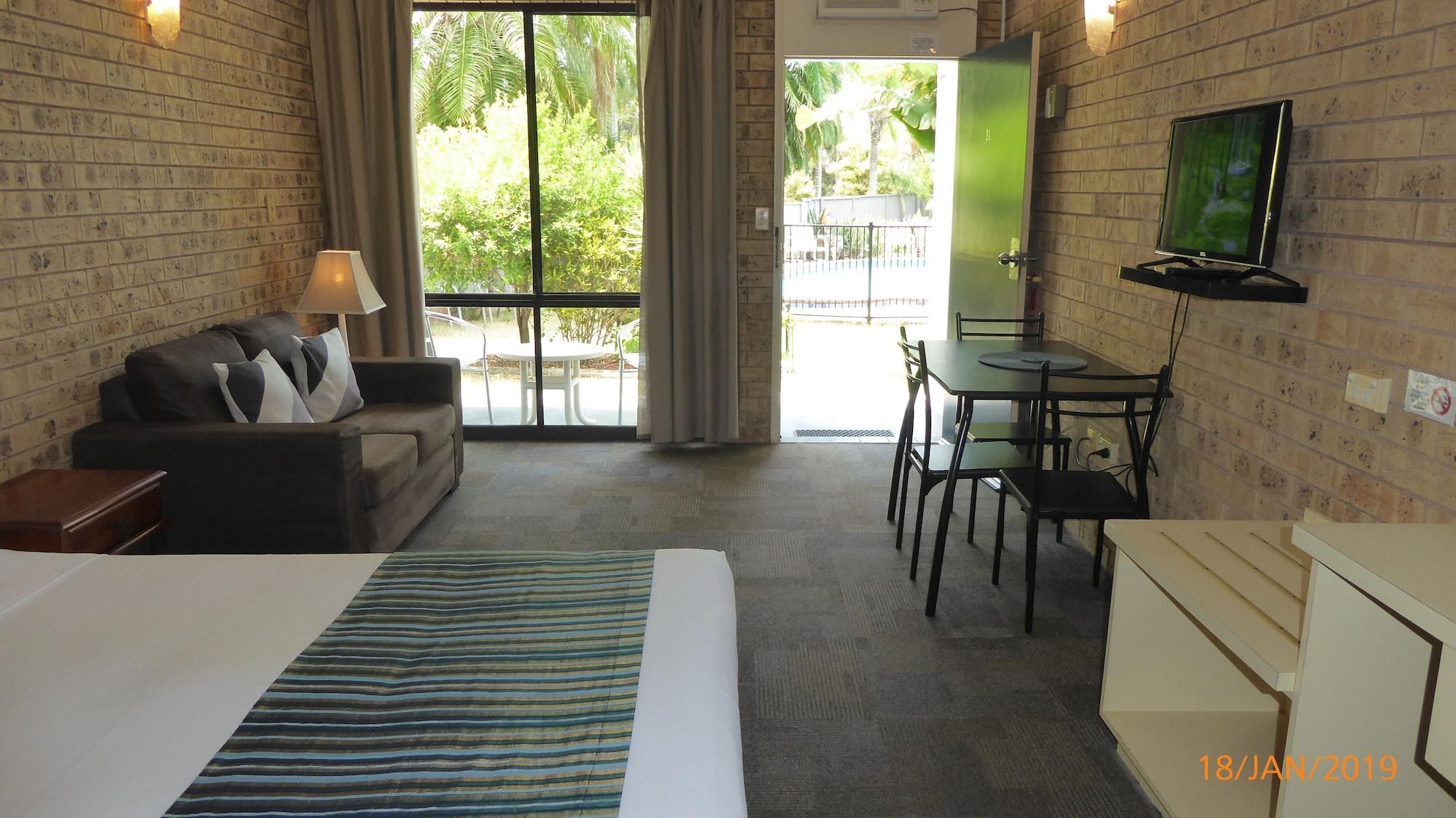 Tower Court Motel - Adults Only Haven Hervey Bay Exterior photo