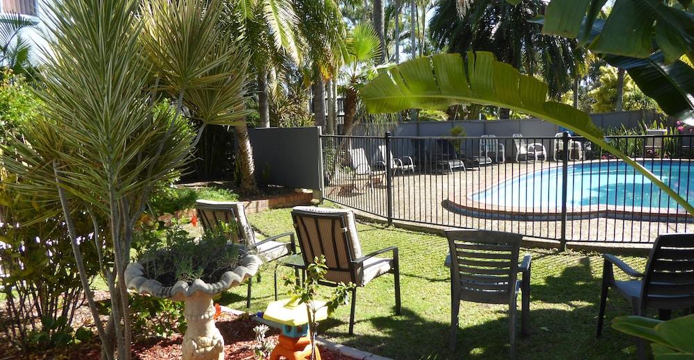 Tower Court Motel - Adults Only Haven Hervey Bay Exterior photo