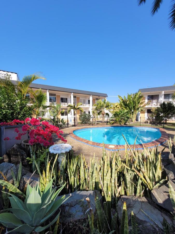 Tower Court Motel - Adults Only Haven Hervey Bay Exterior photo