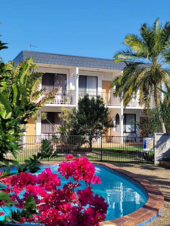 Tower Court Motel - Adults Only Haven Hervey Bay Exterior photo