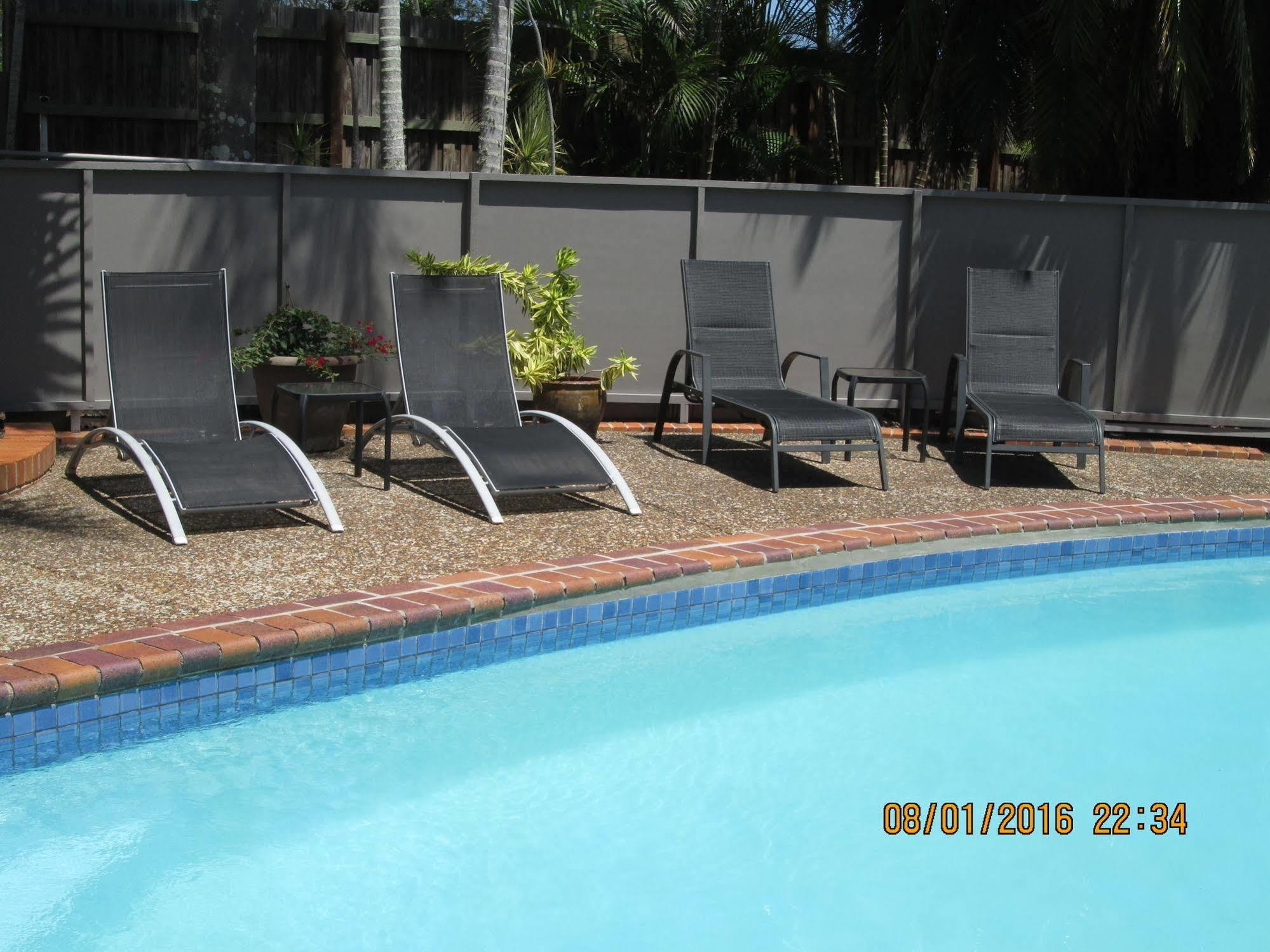 Tower Court Motel - Adults Only Haven Hervey Bay Exterior photo