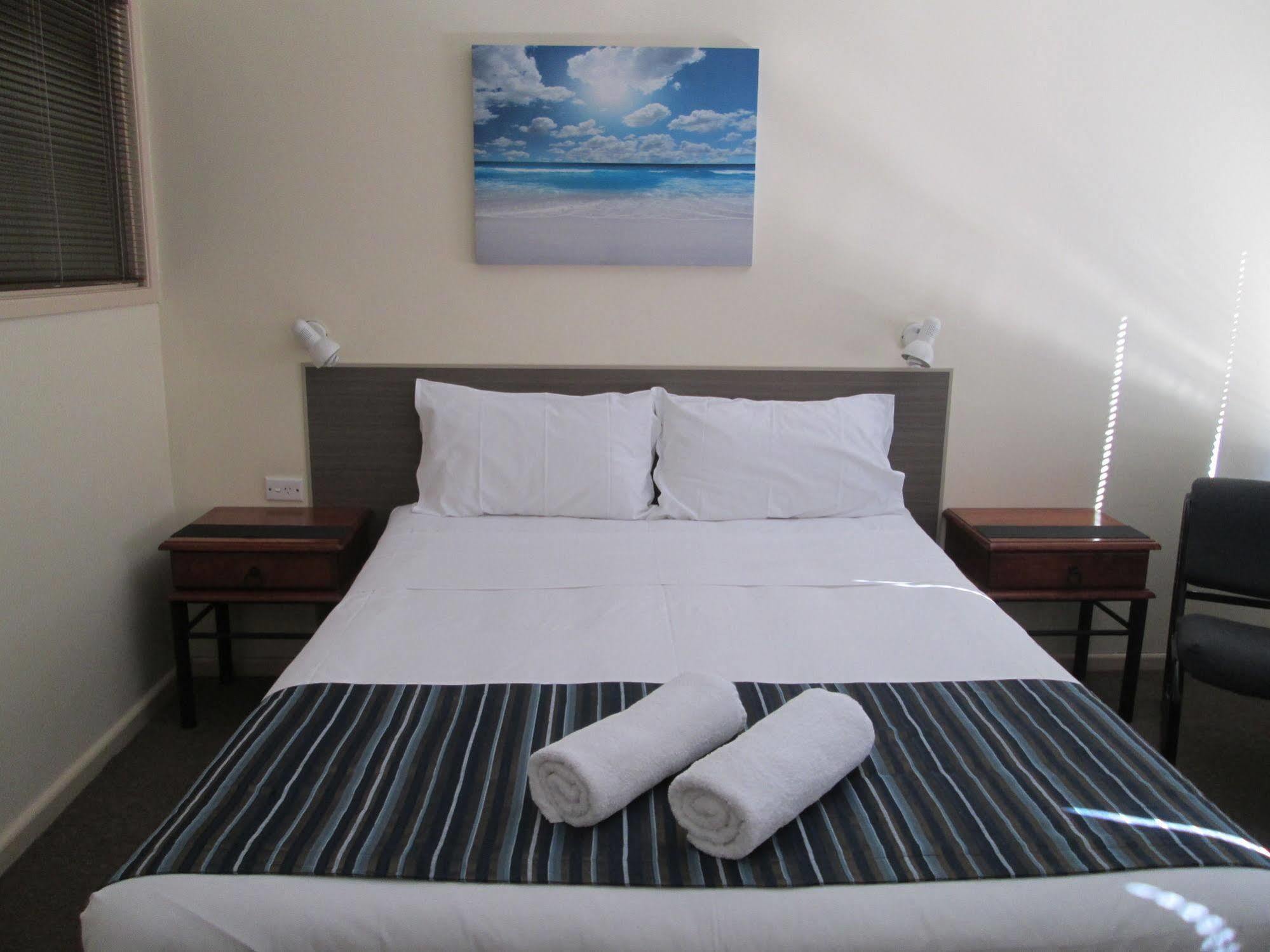 Tower Court Motel - Adults Only Haven Hervey Bay Exterior photo