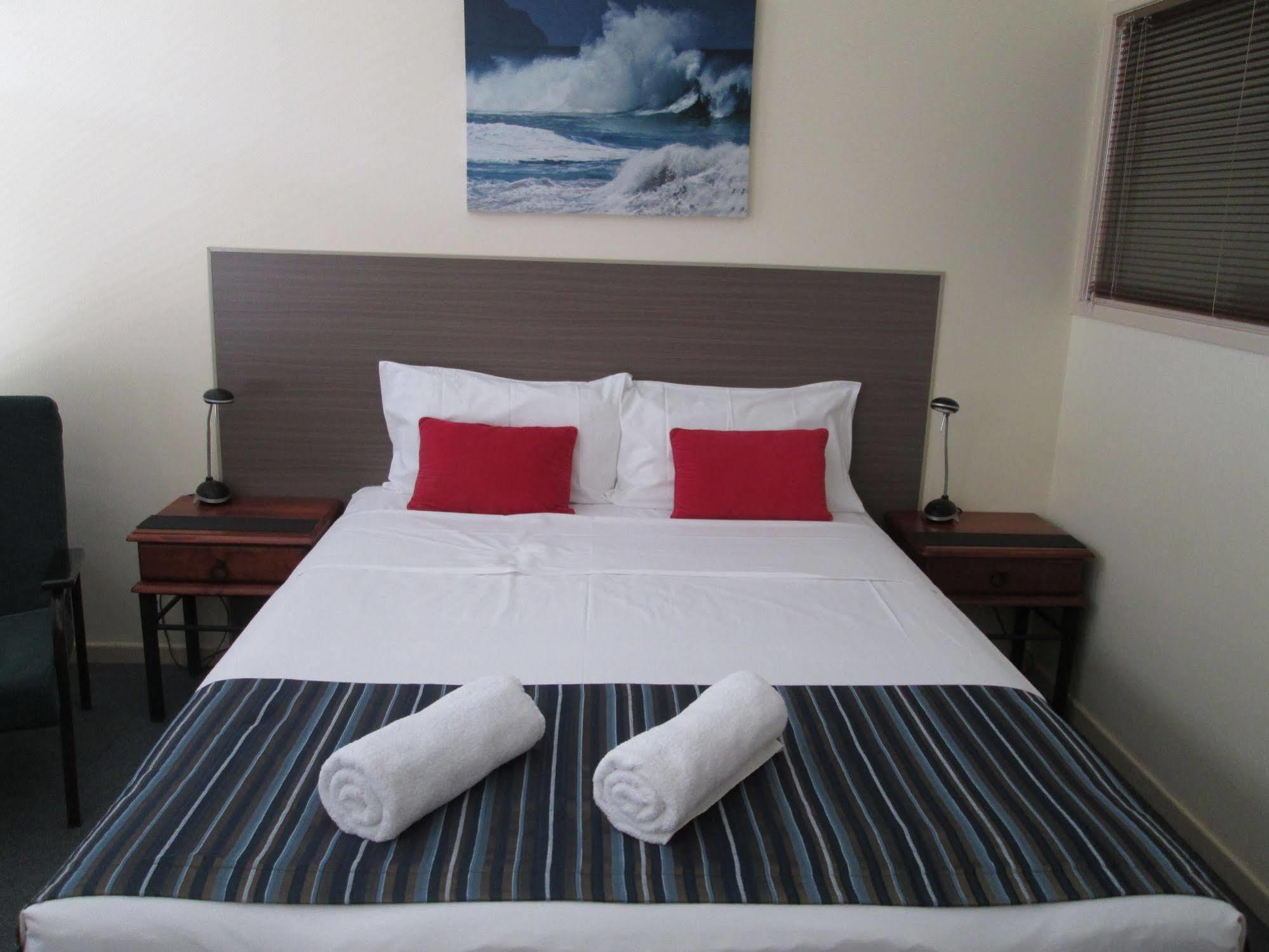 Tower Court Motel - Adults Only Haven Hervey Bay Exterior photo