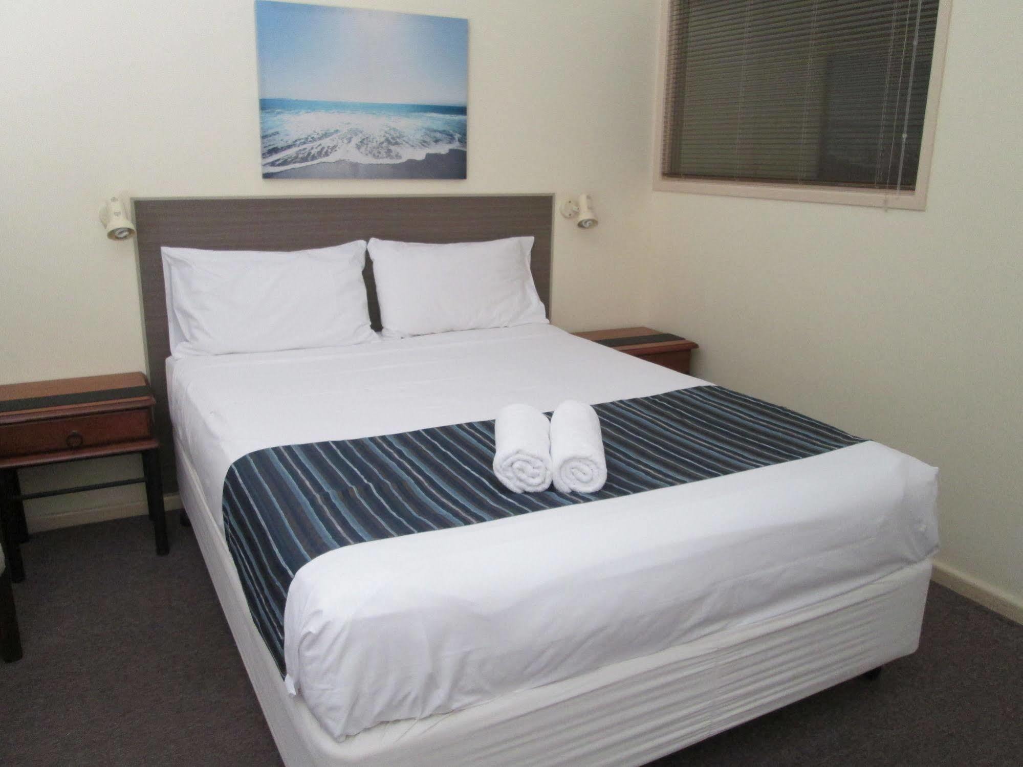 Tower Court Motel - Adults Only Haven Hervey Bay Exterior photo