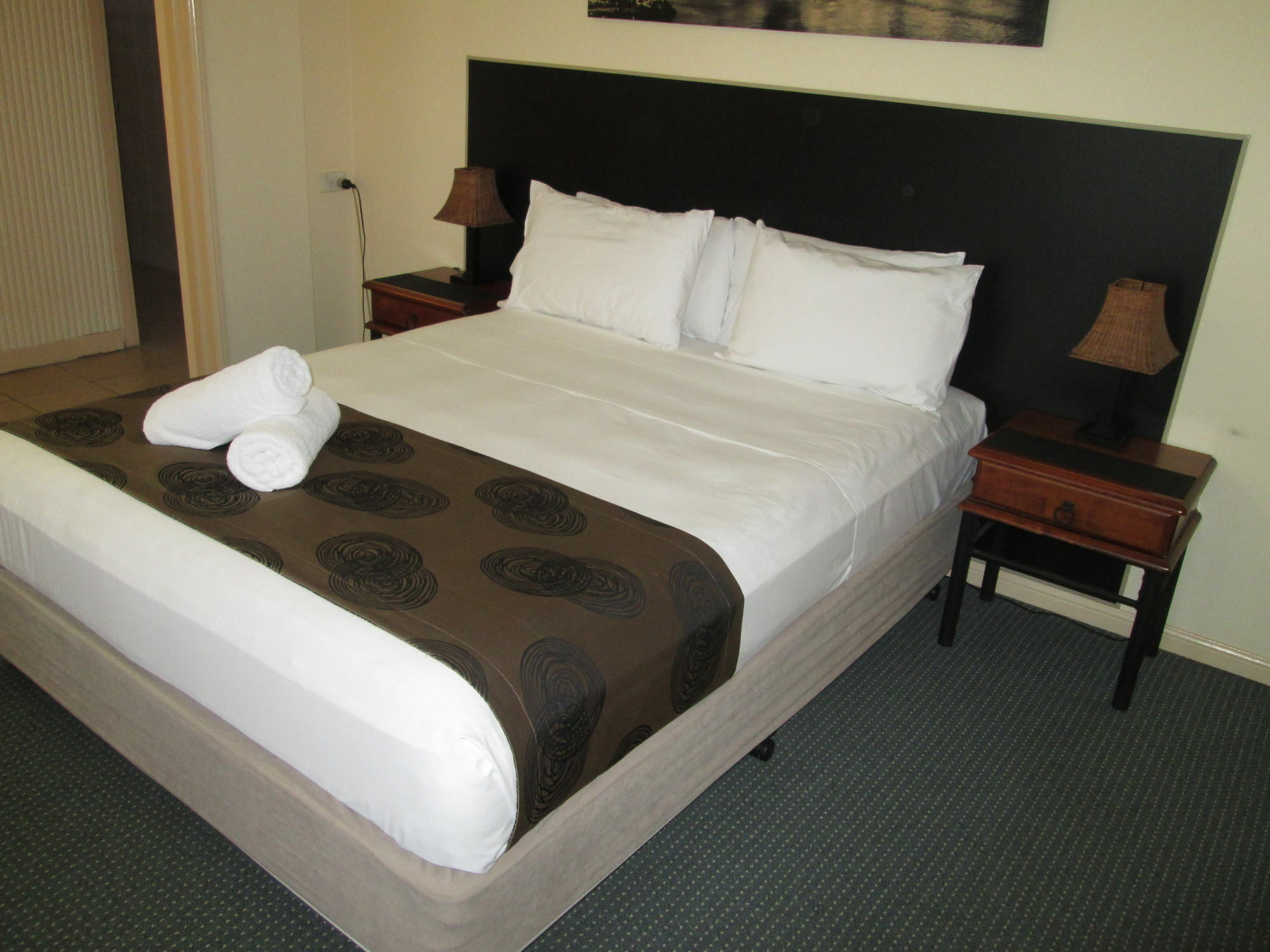 Tower Court Motel - Adults Only Haven Hervey Bay Exterior photo